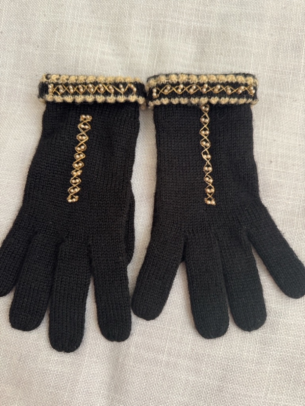 Leebegman Inc. Rare Vintage 60’s Black Wool w/Cream Trim Gloves w/Pearl Detail L